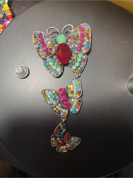 The Unbranded Brand Jewelry - Beautiful Multicolor Rhinestone Butterfly Pendant Necklace/pin Brooch
